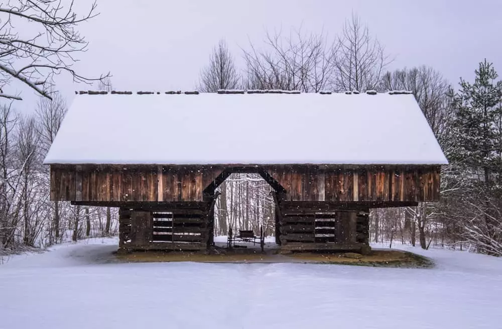 Cantilever Barn in the snow